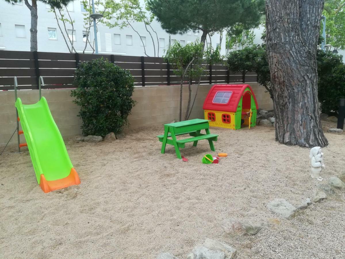 Apartamentos Les Palmeres Platja d'Aro Luaran gambar