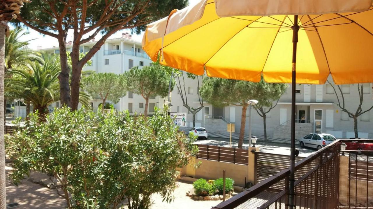 Apartamentos Les Palmeres Platja d'Aro Luaran gambar
